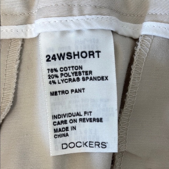 Dockers Women’s Khaki Chino Cream Pants NWT Size 24 Short - Picture 5 of 6